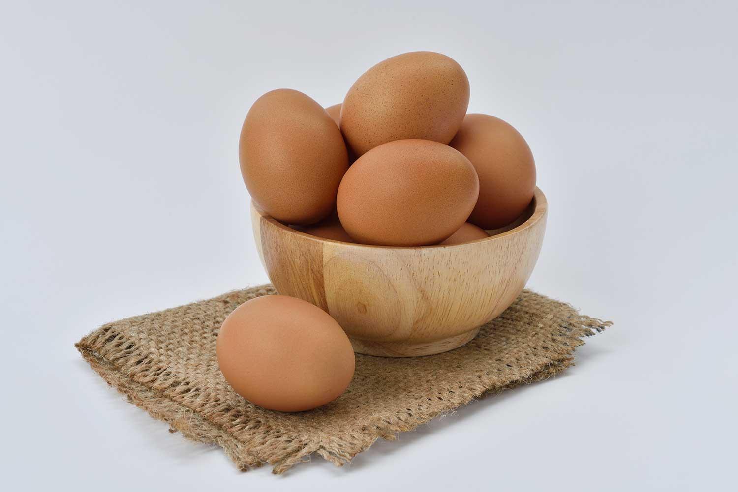 Maple de Huevos (Primer postura)